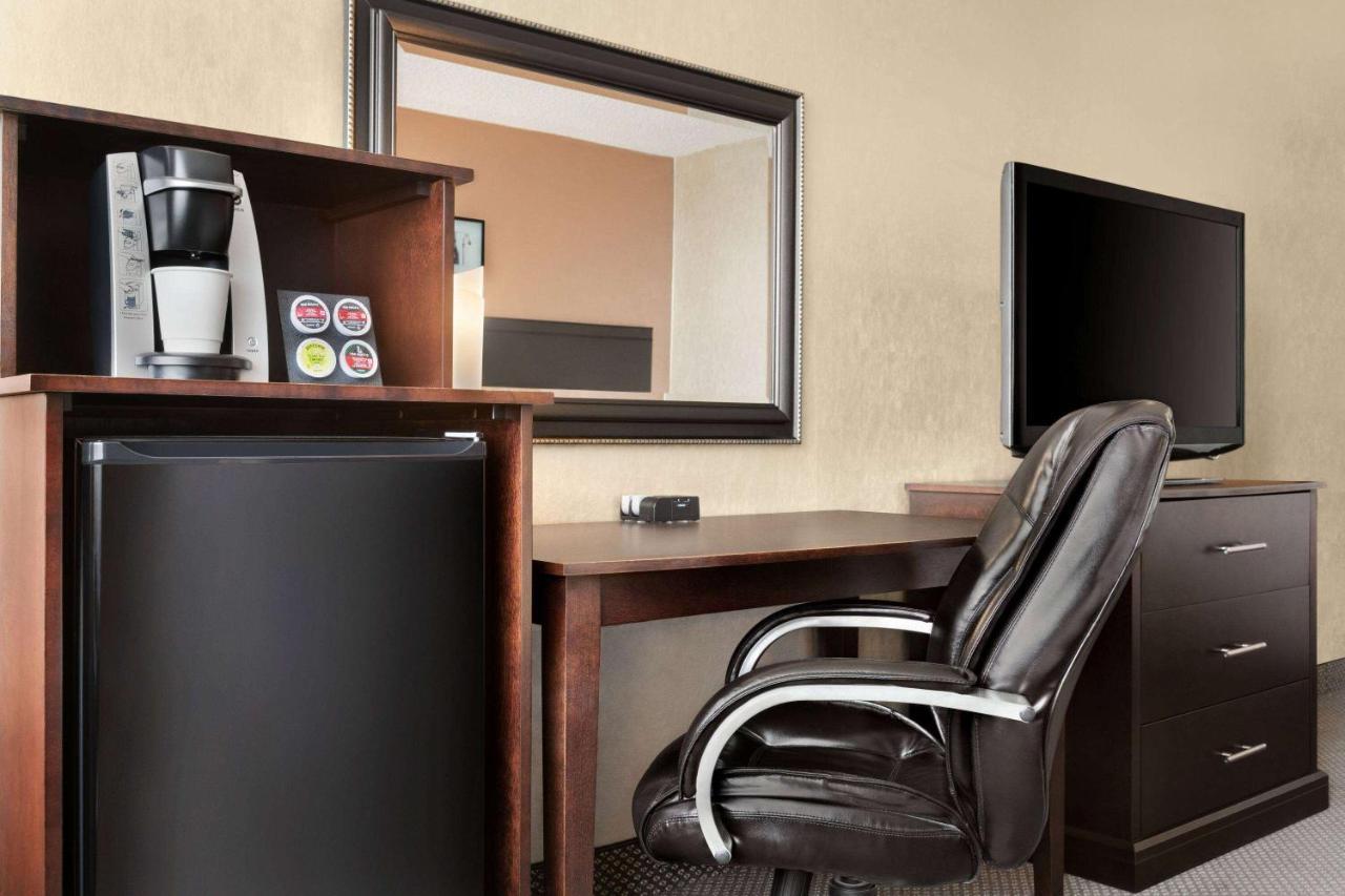 Travelodge By Wyndham Quebec City Hotel & Convention Centre Kültér fotó